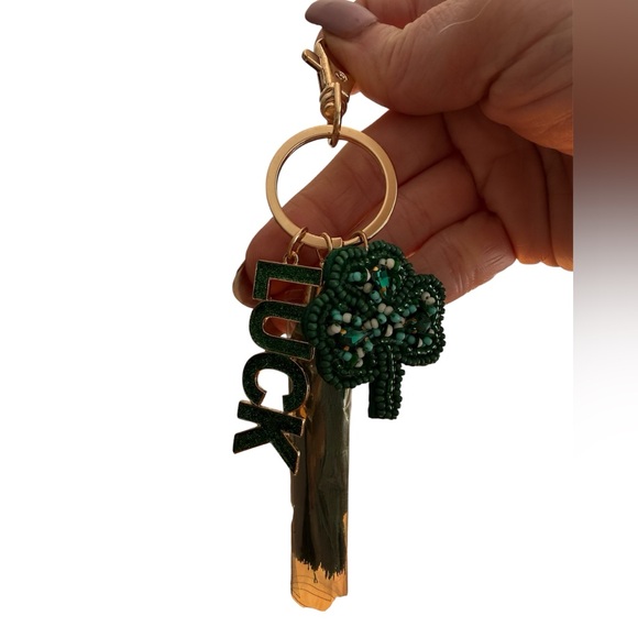 Accessories - St. Patrick’s Day beaded for a leaf clover bag charm